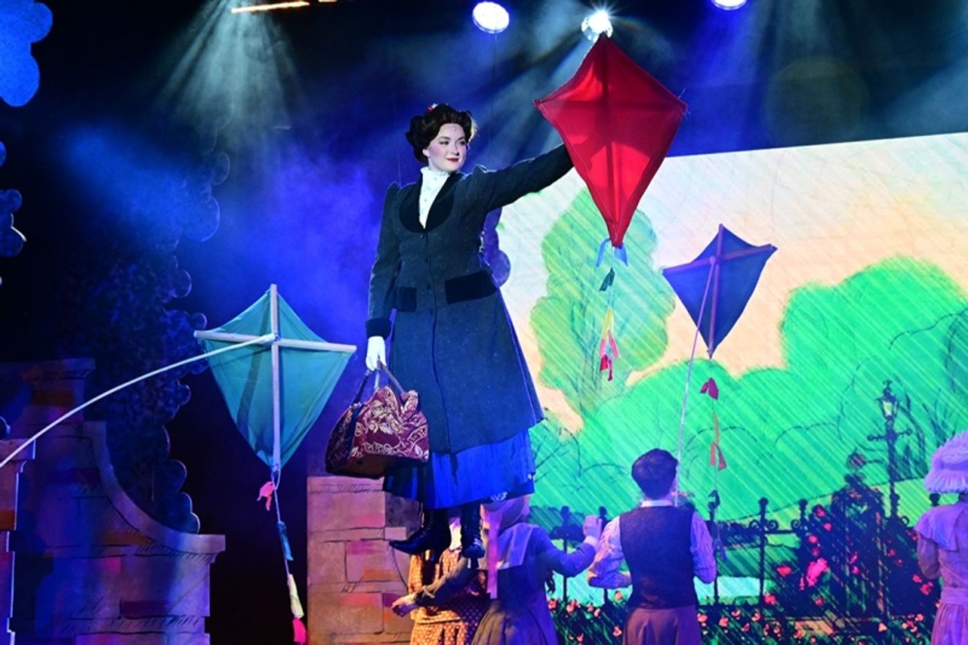 Review: MARY POPPINS at Broadway Palm Dinner Theatre  Image