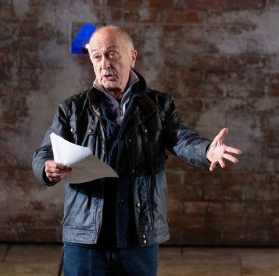 Tony Robinson Photo