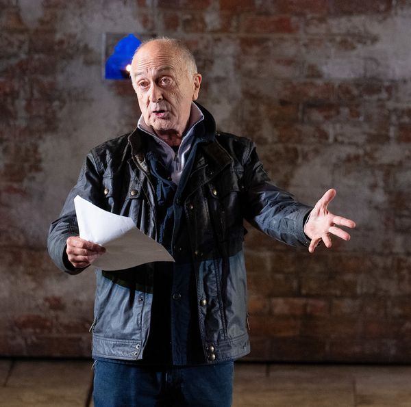 Tony Robinson Photo