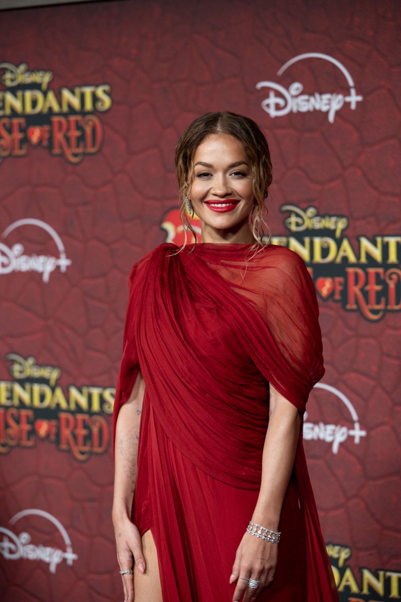 Photos: Brandy, Joshua Colley & More Hit the Red Carpet for DESCENDANTS: THE RISE OF RED Premiere  Image
