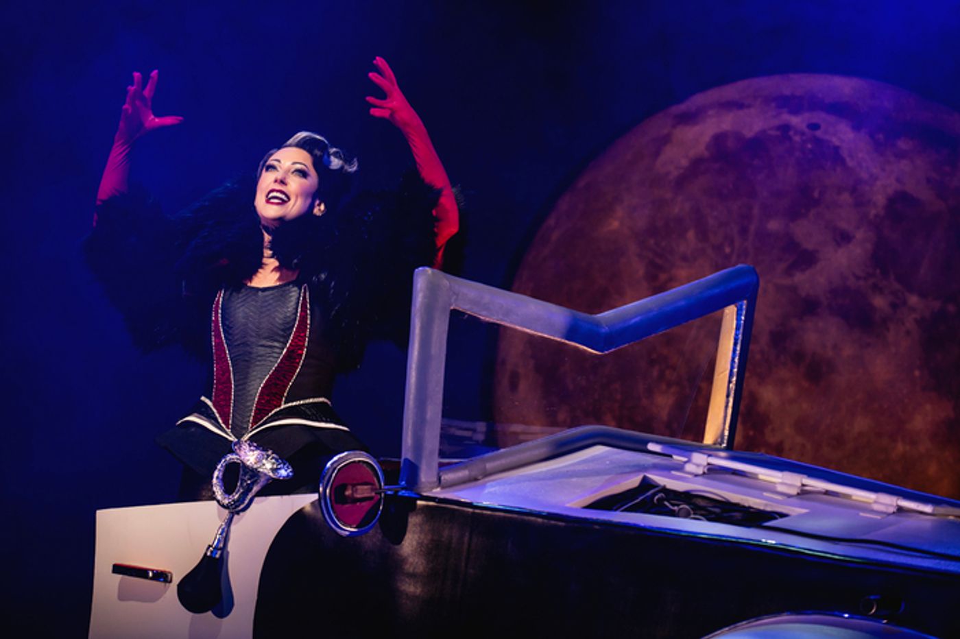 Photos: First Look At Faye Tozer As Cruella de Vil in 101 DALMATIANS THE MUSICAL UK Tour  Image