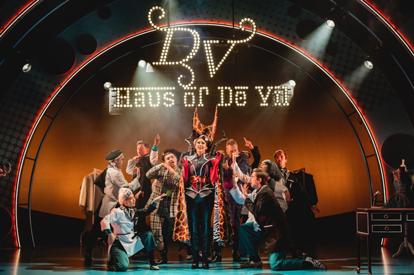 Photos: First Look At Faye Tozer As Cruella de Vil in 101 DALMATIANS THE MUSICAL UK Tour  Image