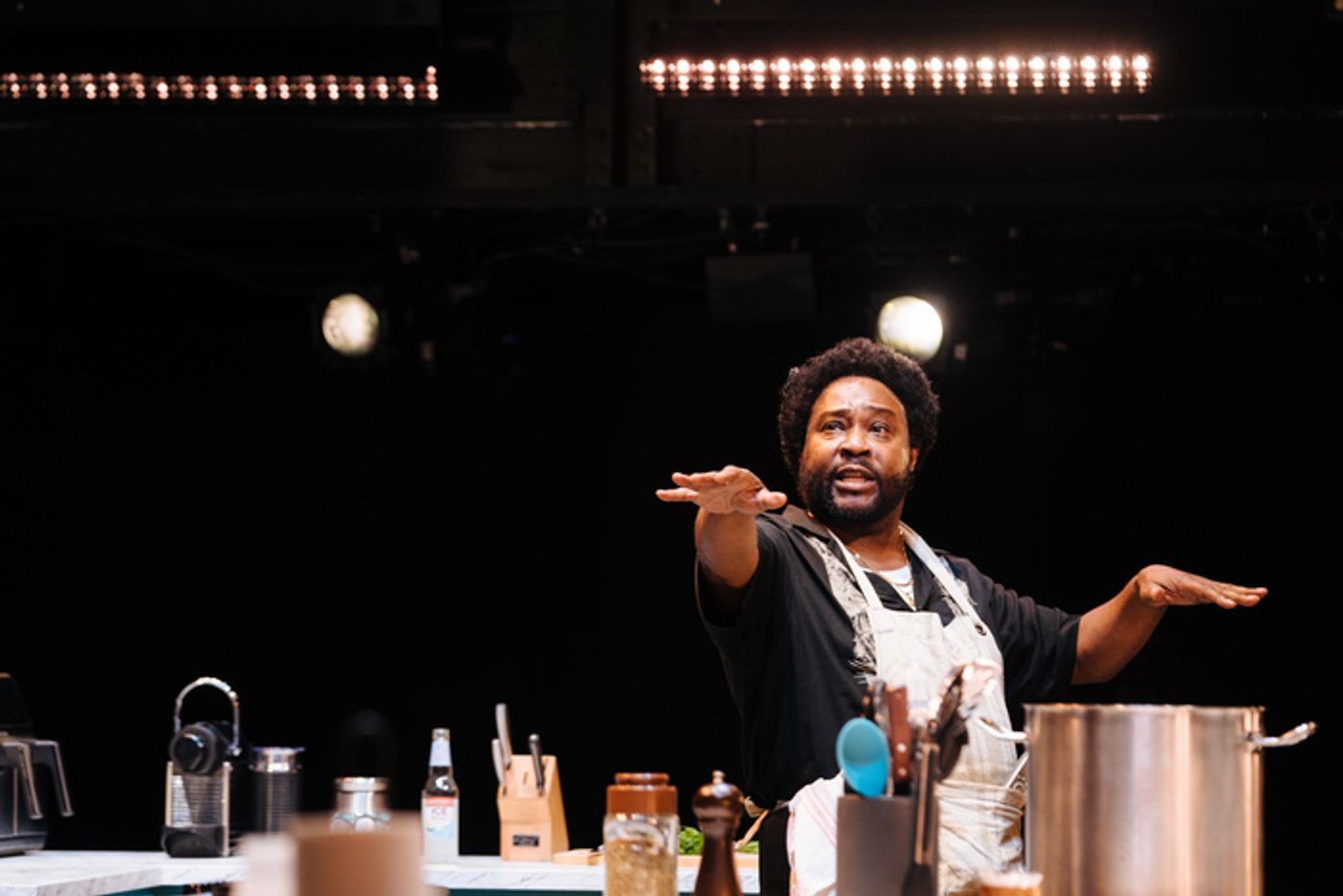 Photos: THE HOT WING KING at the National Theatre  Image