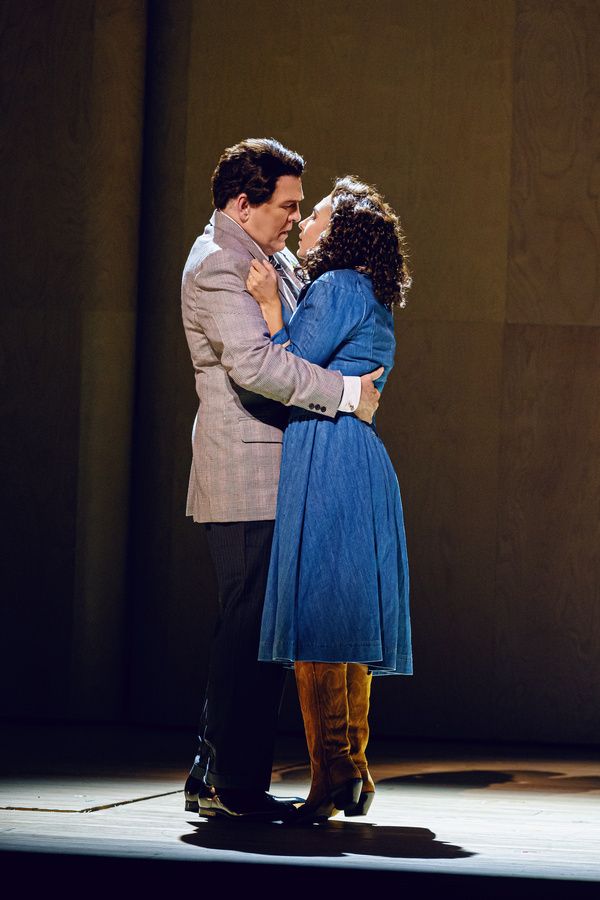 Michael Mayes (David), Elena Villalo?n (Sheila), photo by Curtis Brown for the Santa  Photo