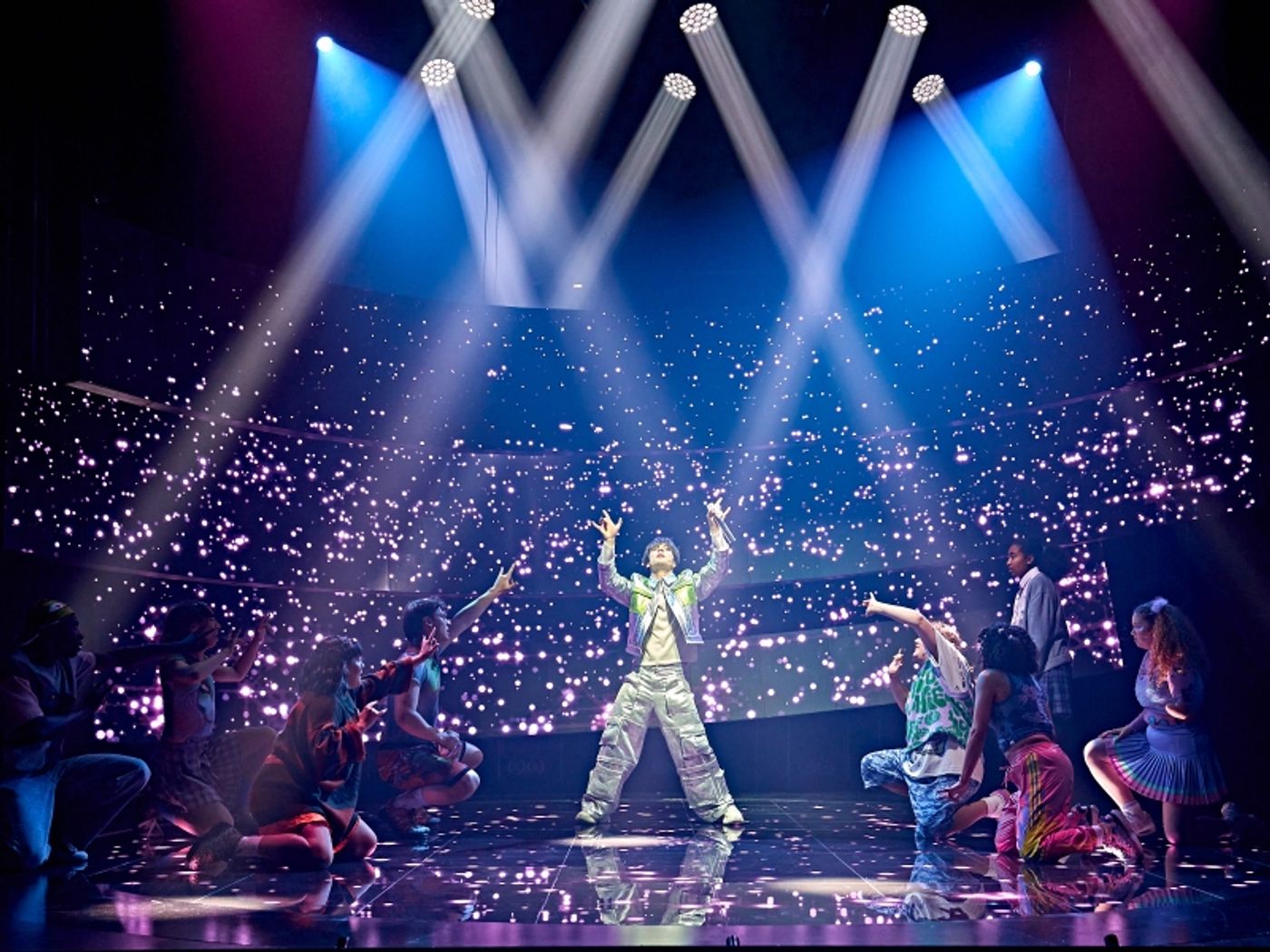 Review: FANGIRLS, Lyric Hammersmith  Image