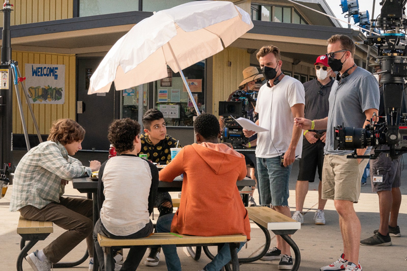 Photos: Netflix Releases New Images for INCOMING Movie Featuring Bobby Cannavale and Ramon Reed — photo 8 of 9