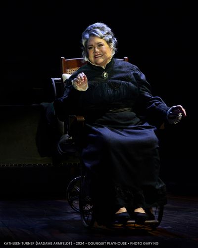 Kathleen Turner  Photo