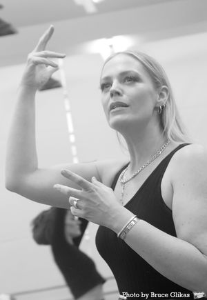 Elizabeth Stanley Photo