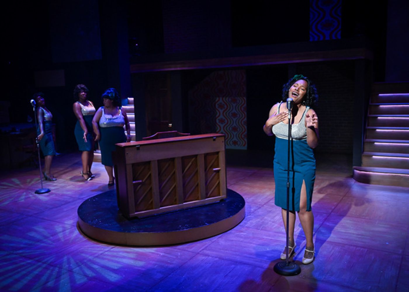 Photos: BEAUTIFUL: THE CAROLE KING MUSICAL at Centre Stage Photos: BEAUTIFUL: THE CAROLE KING MUSICAL at Centre Stage Image