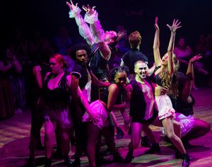 Caroline Gammage, Jacob Craig, Tatyana Mack, Roberto Mendez, Wynne Kelly. Center: Hayden Rowe @ BroadwayWorld Caroline Gammage, Jacob Craig, Tatyana Mack, Roberto Mendez, Wynne Kelly. Center: Hay Photo
