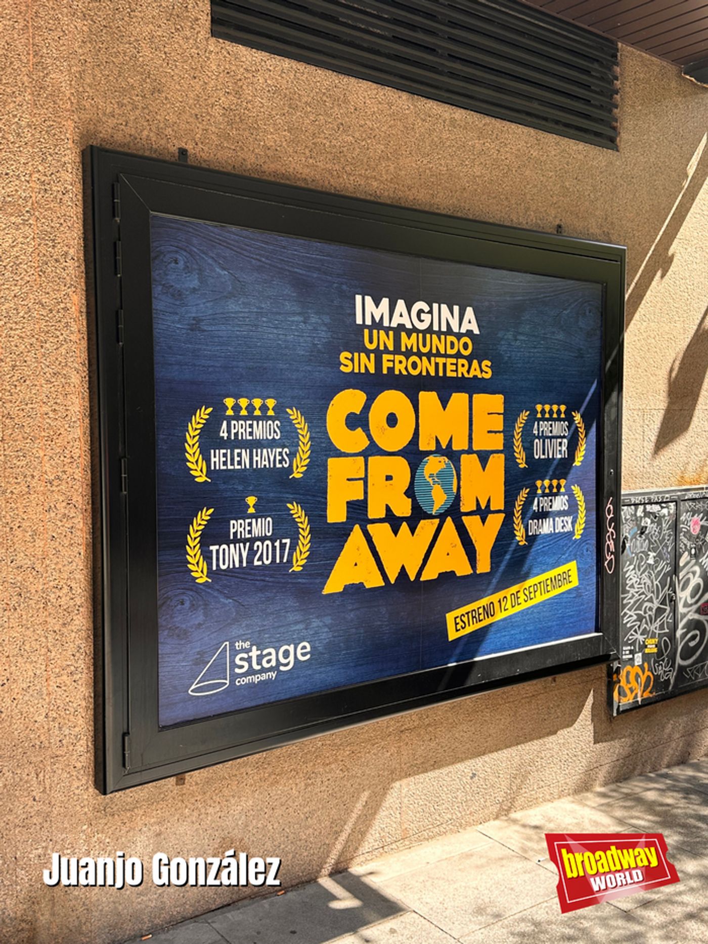 PHOTOS: El cartel de COME FROM AWAY ya luce en el Marquina de Madrid PHOTOS: El cartel de COME FROM AWAY ya luce en el Marquina de Madrid Image
