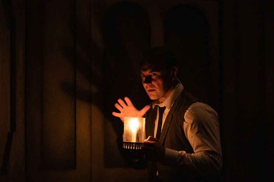 REVIEW: THE WOMAN IN BLACK at Theatre Royal Sudney Image