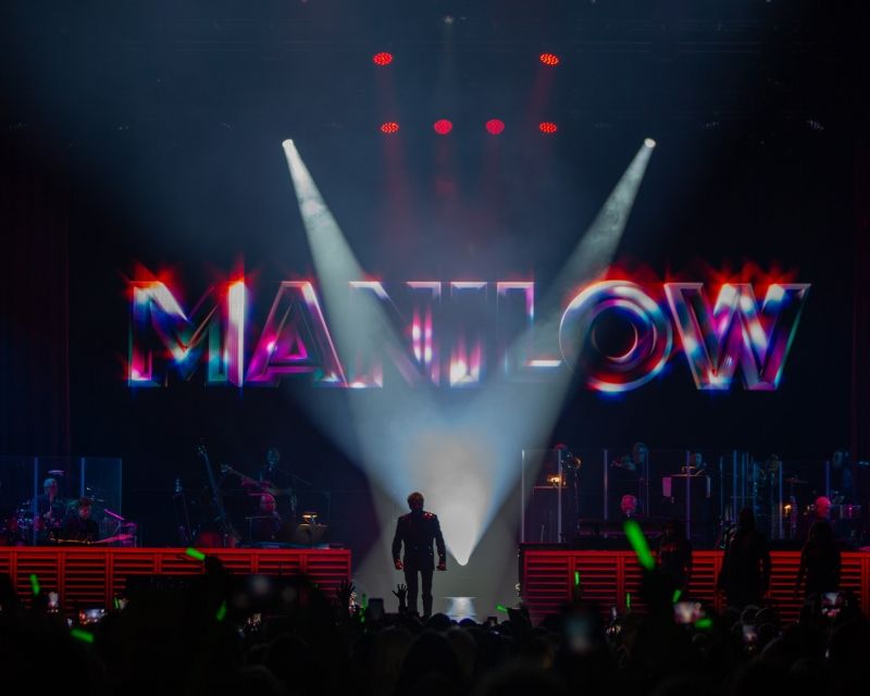 Review: BARRY MANILOW THE LAST SAINT PAUL CONCERT at Xcel Energy Center Image