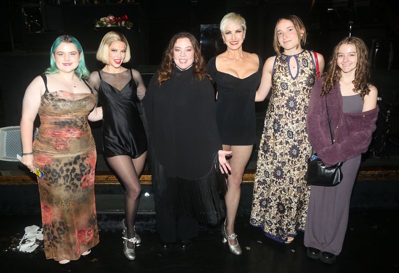 Photos: Melissa McCarthy Visits Ariana Madix at CHICAGO on Broadway — photo 3 of 14