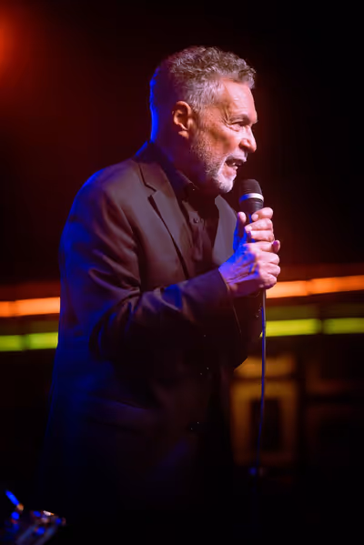Clint Holmes Photo
