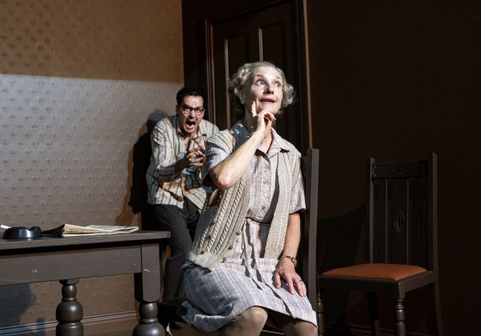 Photos: First Look At Jane Horrocks and More In THE BIRTHDAY PARTY — photo 1 of 22