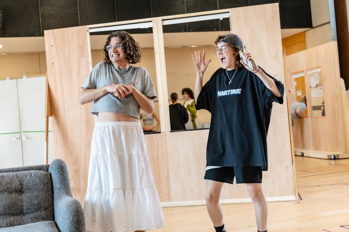 Photos: In Rehearsal For WHY AM I SO SINGLE? From Tony-Winning SIX Duo Lucy Moss and Toby Barlow — photo 1 of 7