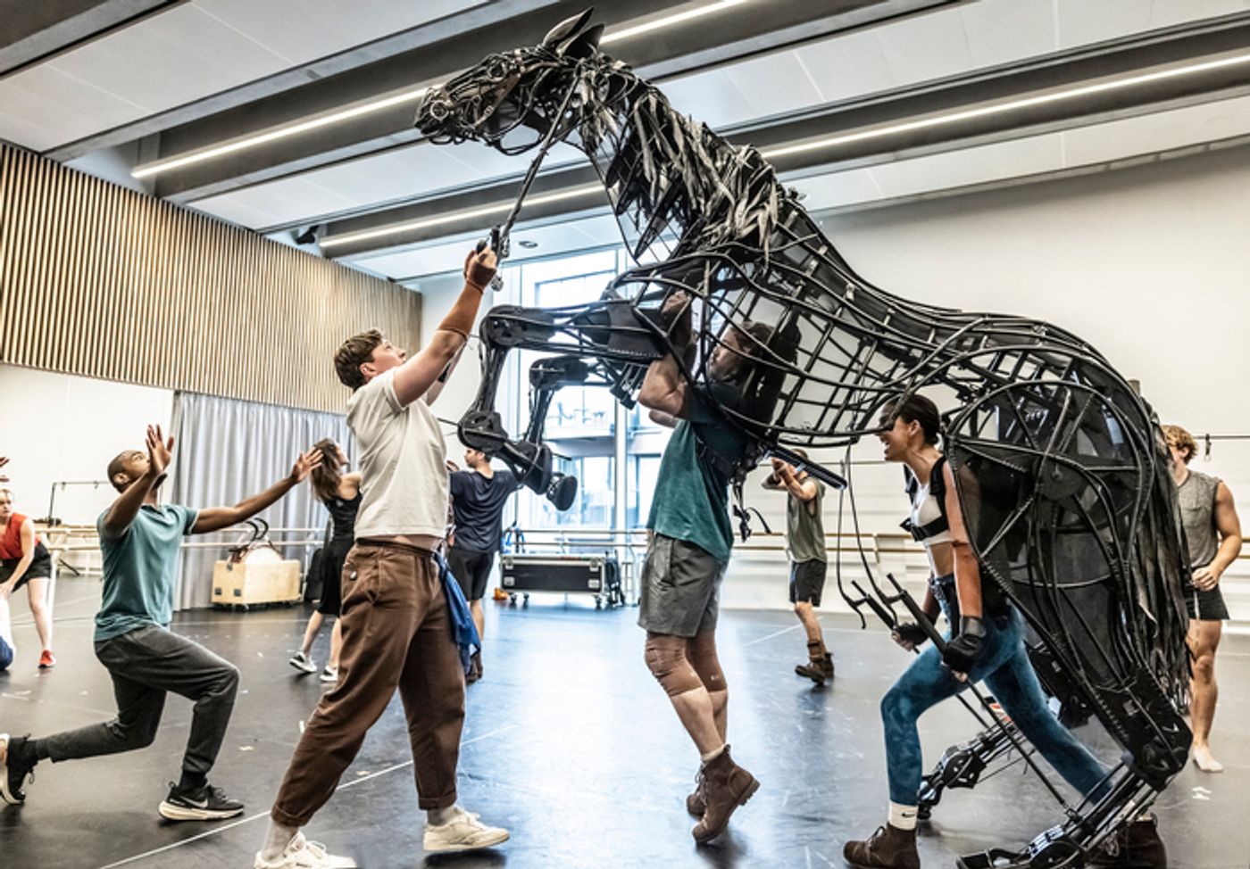 Photos: WAR HORSE UK and Ireland Tour in Rehearsal  Image