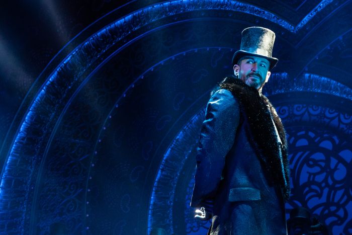 Photos: Aaron Tveit and Joanna 'JoJo' Levesque in MOULIN ROUGE! THE MUSICAL — photo 8 of 13