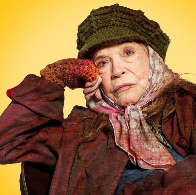 At 95 Years Old, Nathalia Timberg Plays the Protagonist of A MULHER DA VAN (The Lady in the Van)  Image