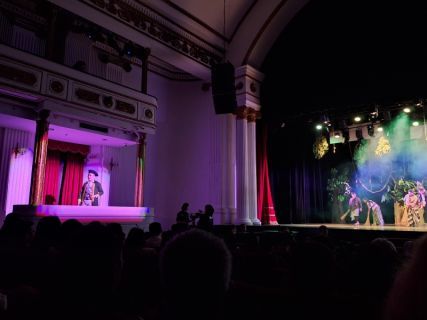 Review: IMC's Zeventien Attempts to Harmonize Musical and Realist Theatre  Image