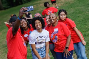 Chloe Davis and participants @ BroadwayWorld Chloe Davis and participants Photo