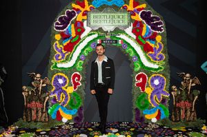 Justin Theroux attends the Photo Call for Warner Bros. Pictures' BEETLEJUICE BEETLEJU Photo