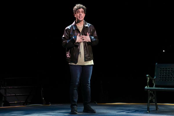 Kyle Nicholas Anderson as Michael Dorsey in TOOTSIE at North Shore Music Theatre (Aug Photo