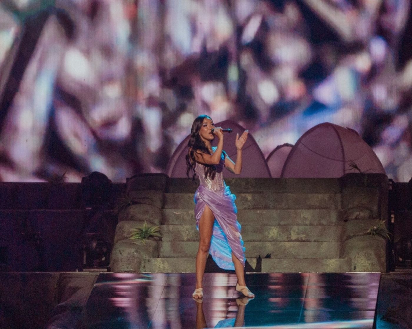 Review: THE MAGIC HOUR TOUR - Jhené AIKO at Target Center  Image