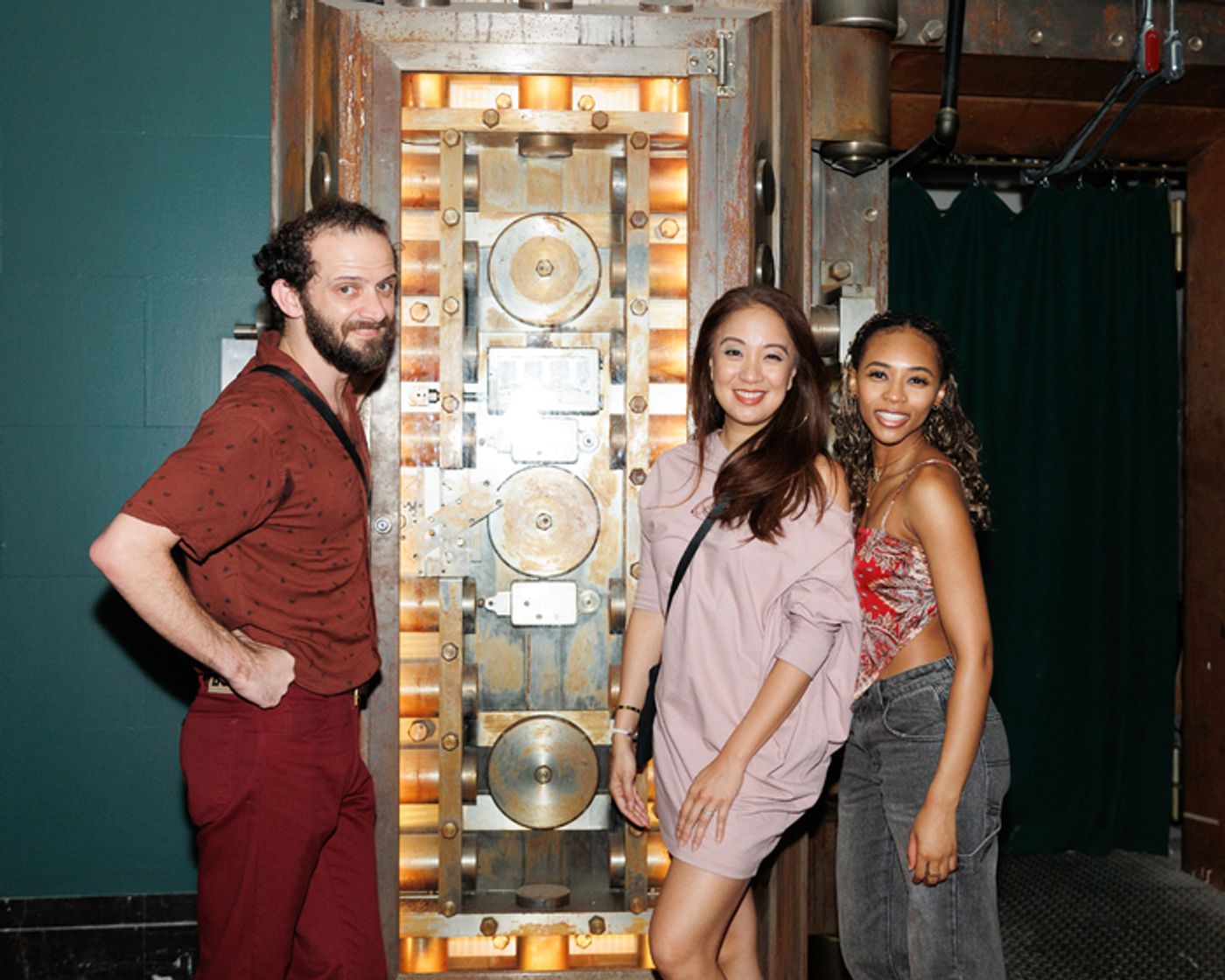Photos: Immersive LIFE AND TRUST Hosts 'Broadway Night' Photos: Immersive LIFE AND TRUST Hosts 'Broadway Night' Image