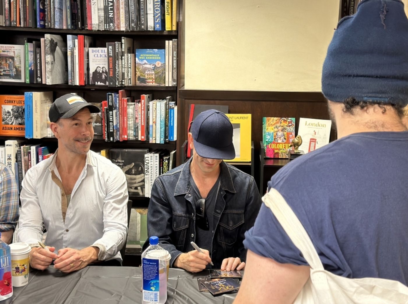 Photos: WATER FOR ELEPHANTS Cast Signs Albums at Barnes & Noble  Image