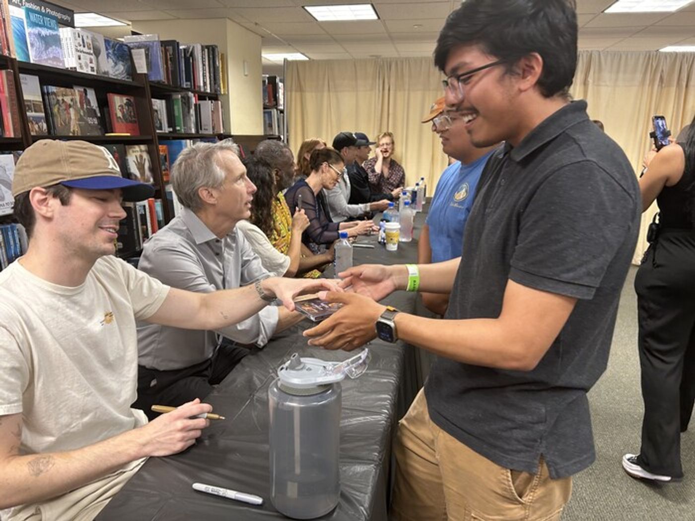 Photos: WATER FOR ELEPHANTS Cast Signs Albums at Barnes & Noble  Image
