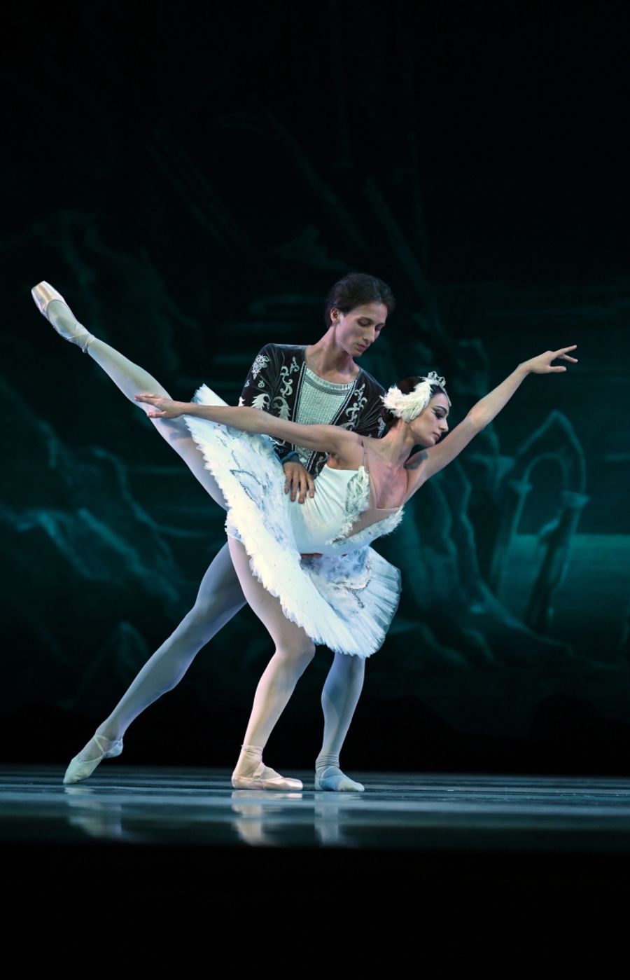 Review: STATE BALLET OF GEORGIA'S SWAN LAKE, London Coliseum Image