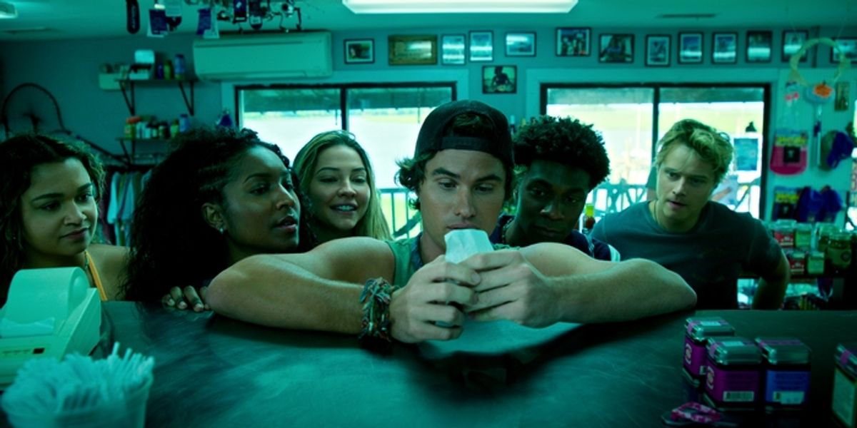 Madison Bailey, Carlacia Grant, Madelyn Cline, Chase Stokes, Jonathan Daviss, and Rudy Pankow at 