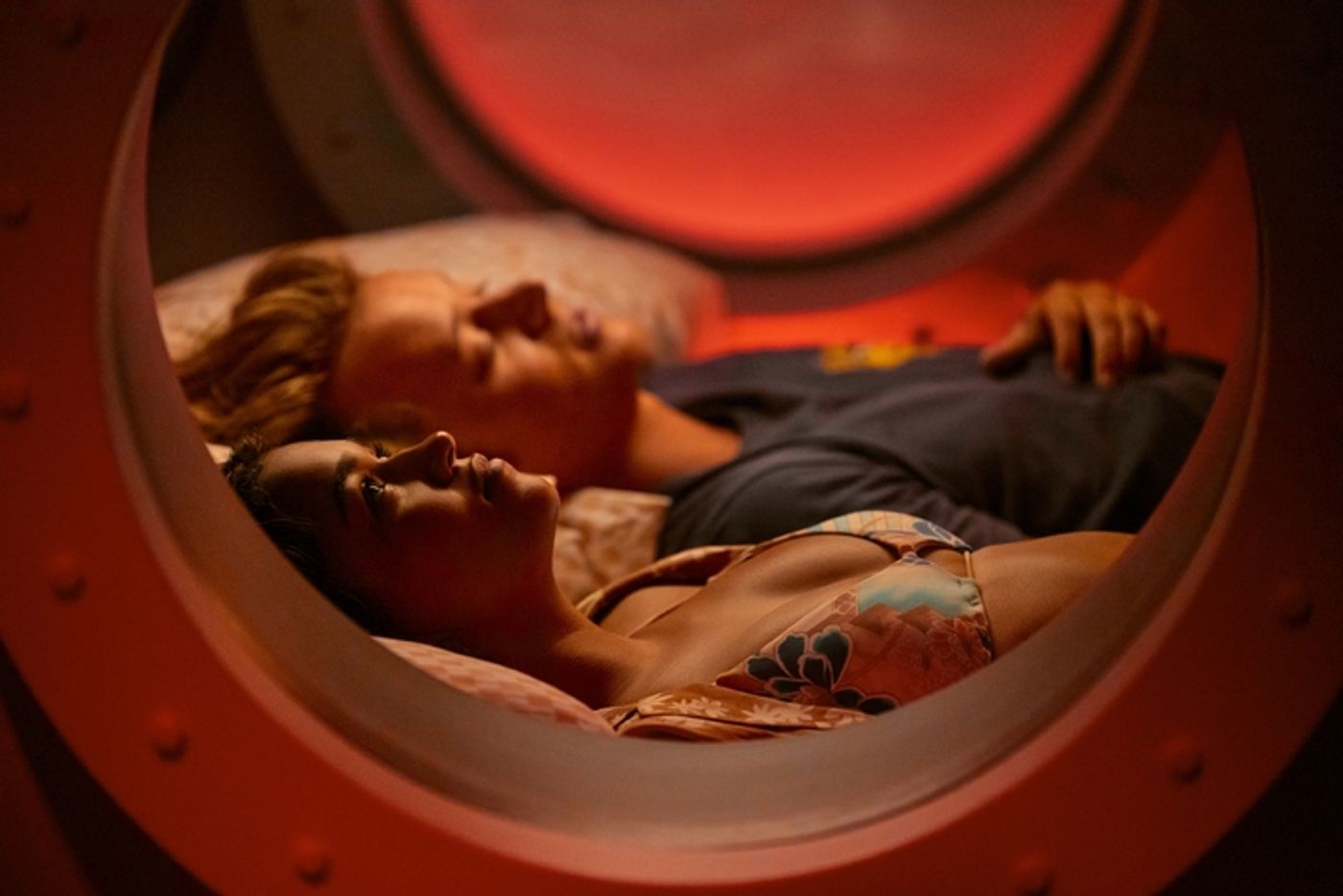 Video/Photos: Netflix Drops OUTER BANKS Season 4 Teaser and First-Look Photos Video/Photos: Netflix Drops OUTER BANKS Season 4 Teaser and First-Look Photos Image