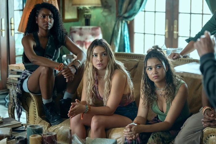 Video/Photos: Netflix Drops OUTER BANKS Season 4 Teaser and First-Look Photos Image