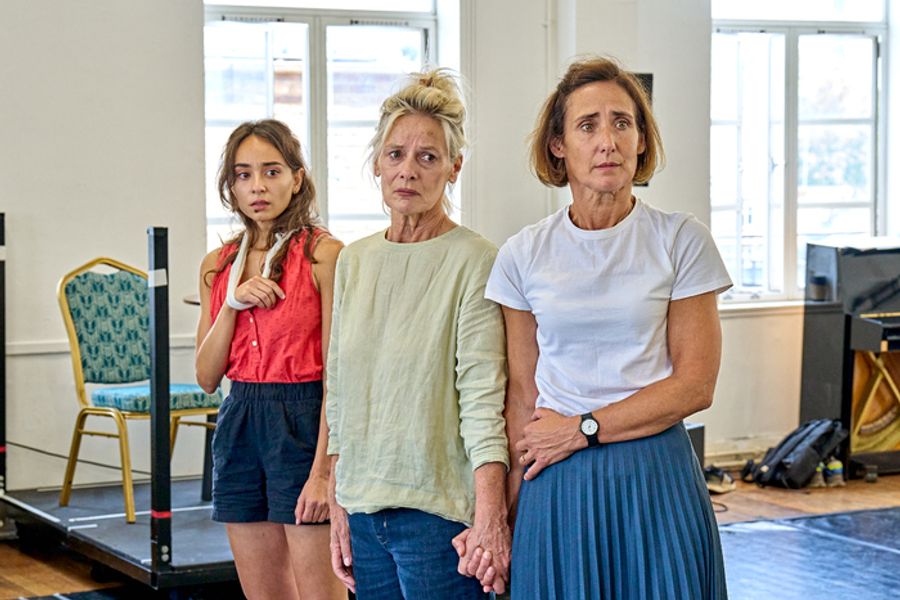 Photos: Rehearsal Underway For the UK Tour of MURDER ON THE ORIENT EXPRESS Image