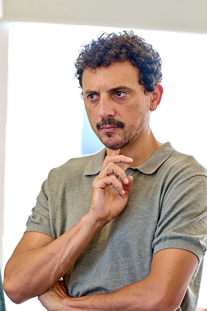 Photos: Rehearsal Underway For the UK Tour of MURDER ON THE ORIENT EXPRESS — photo 12 of 22