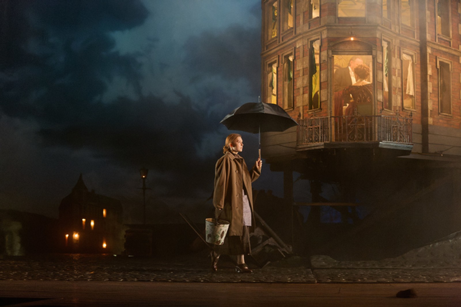 Photos: AN INSPECTOR CALLS is Now on UK Tour — photo 3 of 12