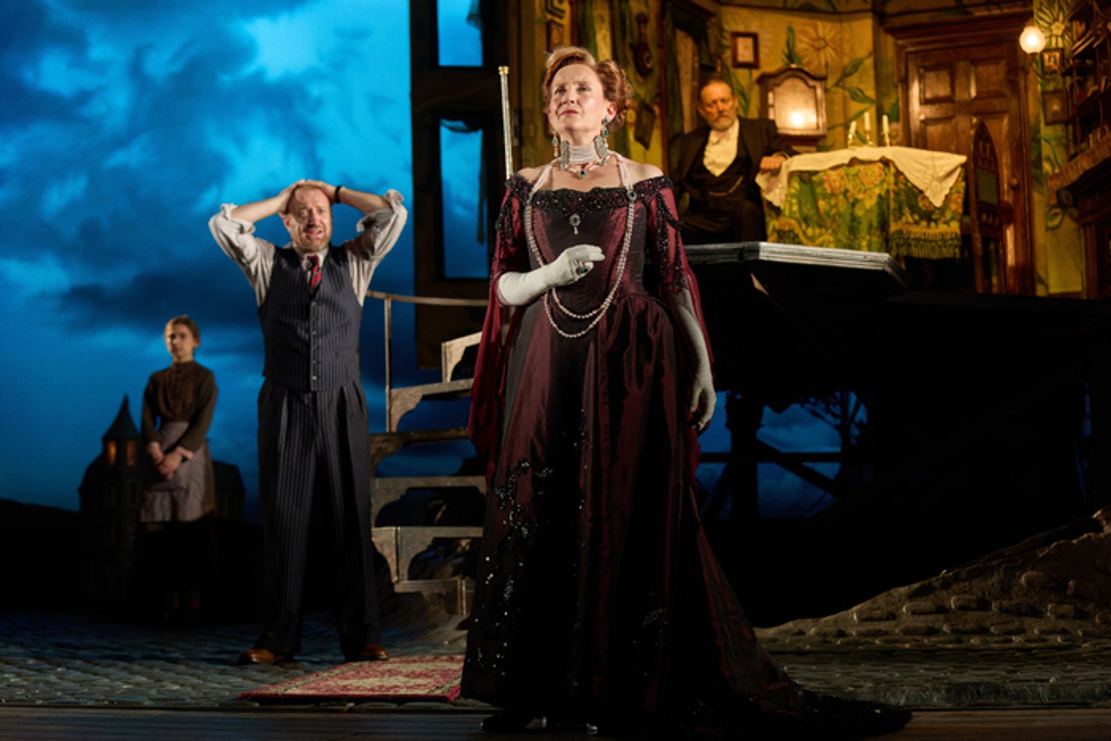 Photos: AN INSPECTOR CALLS is Now on UK Tour — photo 1 of 12