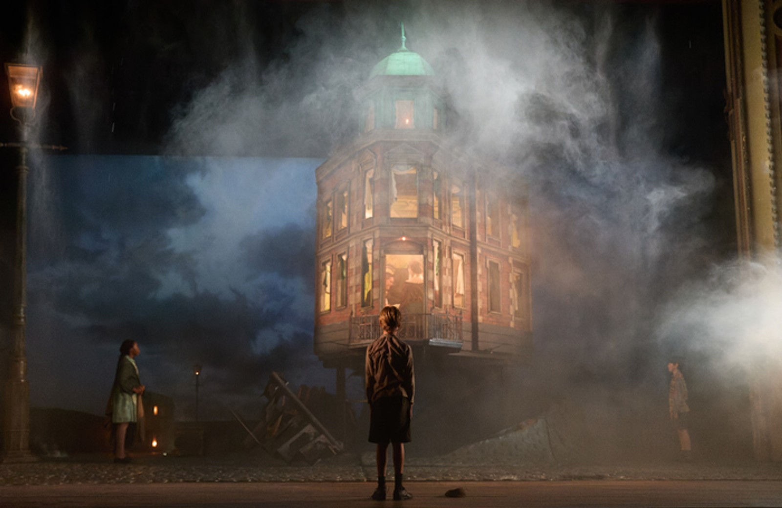 Photos: AN INSPECTOR CALLS is Now on UK Tour — photo 8 of 12
