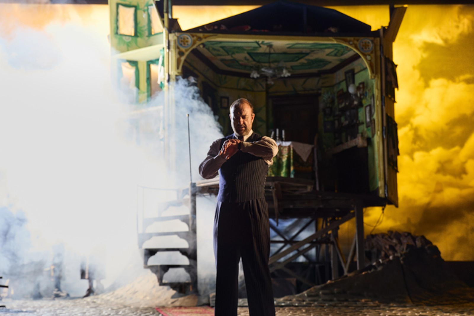 Photos: AN INSPECTOR CALLS is Now on UK Tour — photo 7 of 12