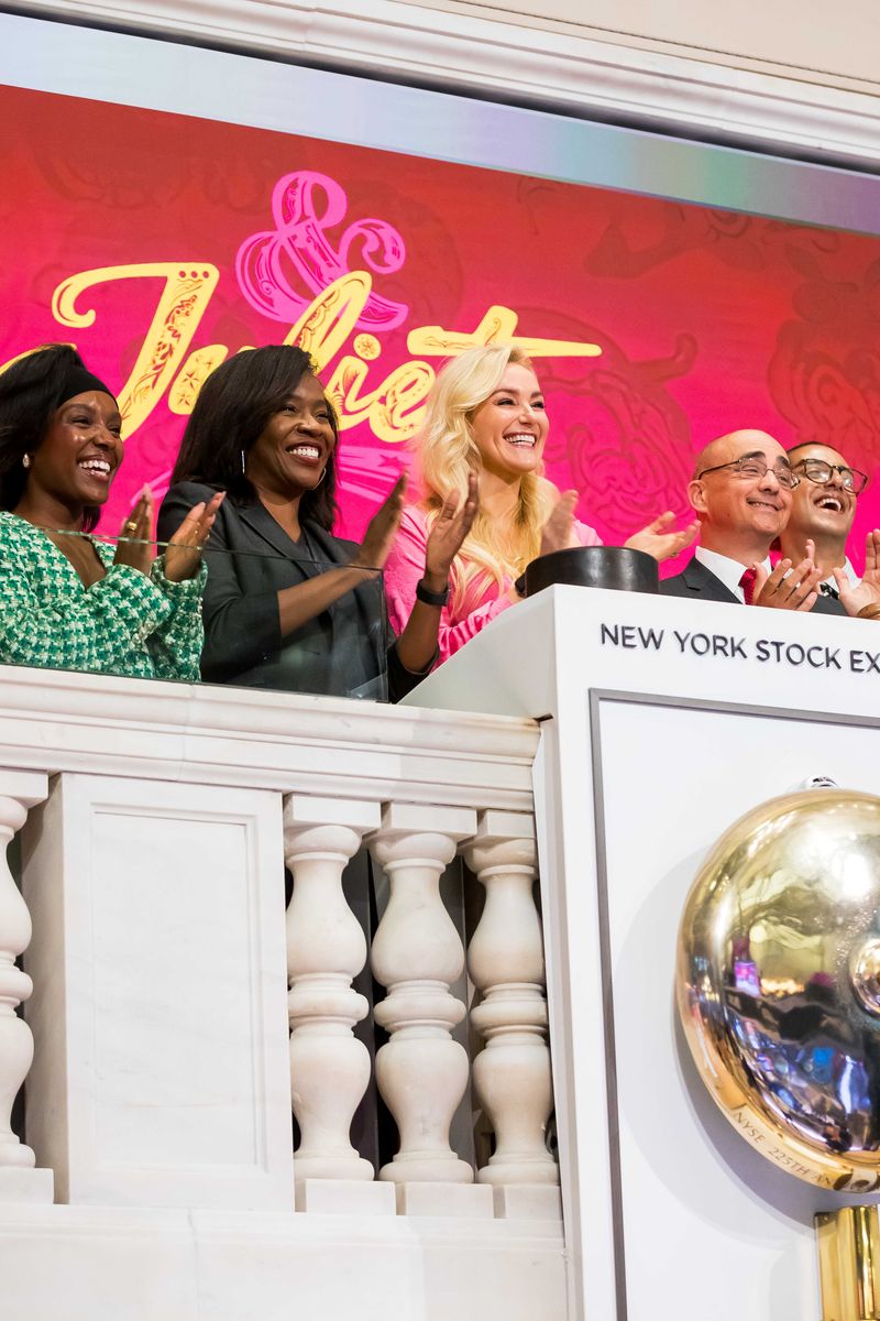 Photos: & JULIET Celebrates 750 Performances On Broadway — photo 14 of 20