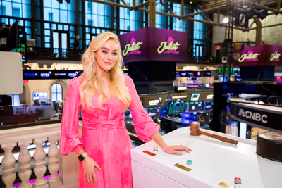 Betsy Wolfe Photo