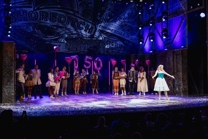 Photos: & JULIET Celebrates 750 Performances On Broadway — photo 2 of 20