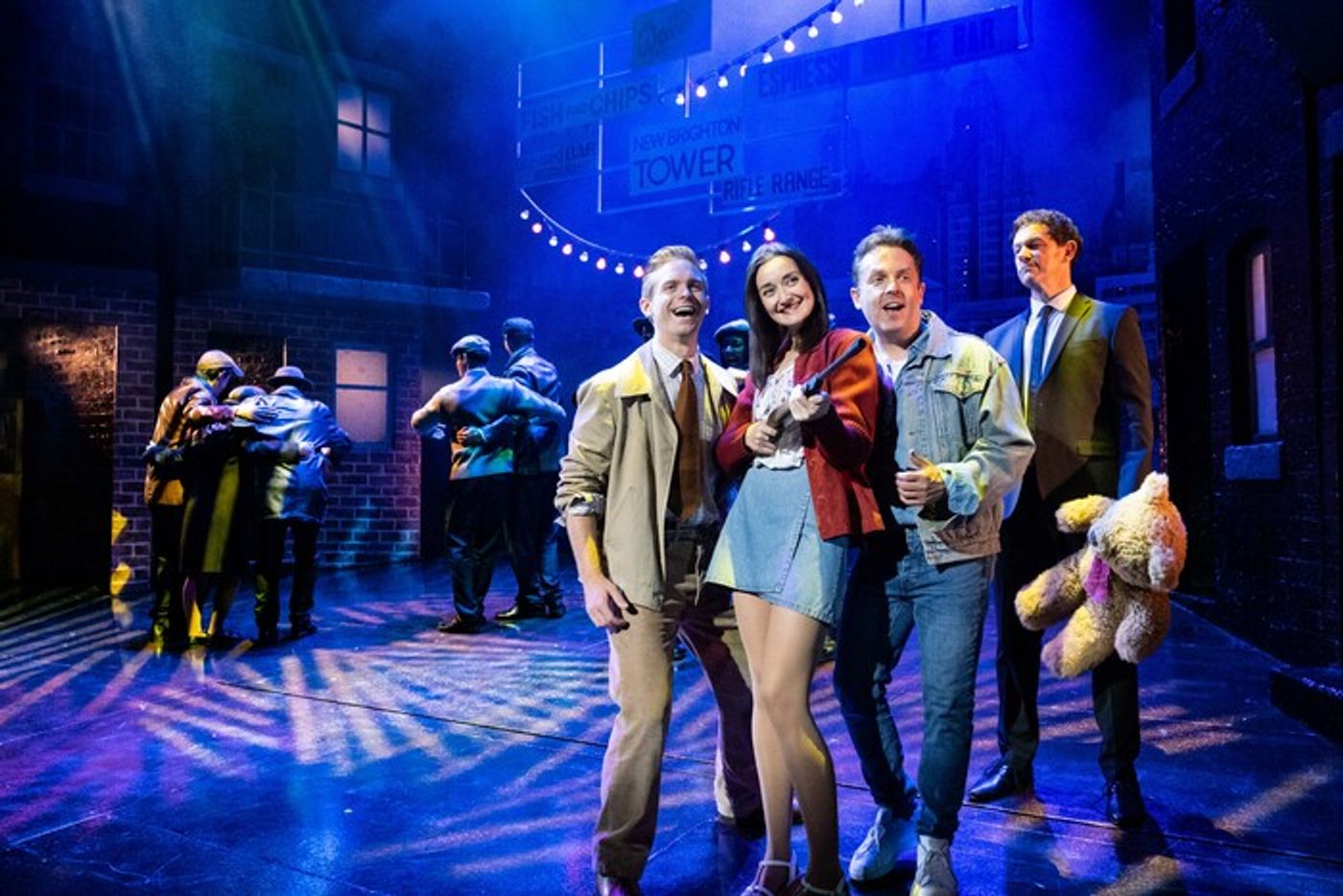 Photos: BLOOD BROTHERS UK Tour Photos: BLOOD BROTHERS UK Tour Image