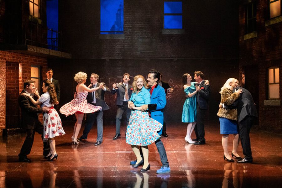 Photos: BLOOD BROTHERS UK Tour Image