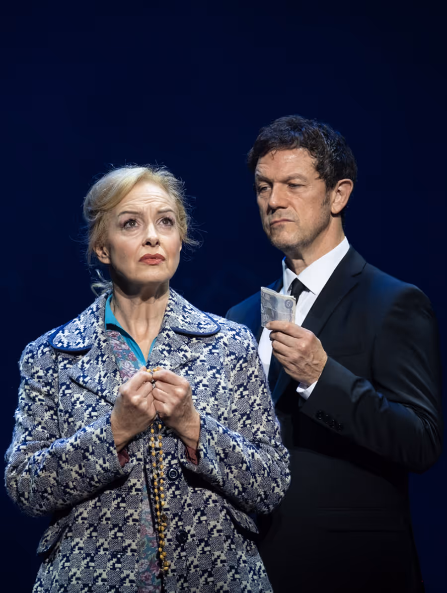 Photos: BLOOD BROTHERS UK Tour Image