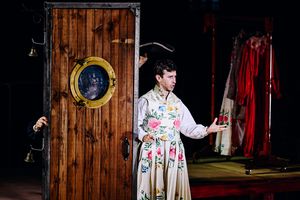 Anthony Roth Costanzo Photo