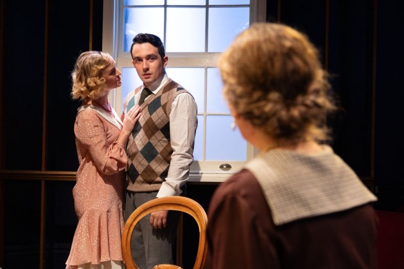 Review: THE SILVER CORD, Finborough Theatre Image